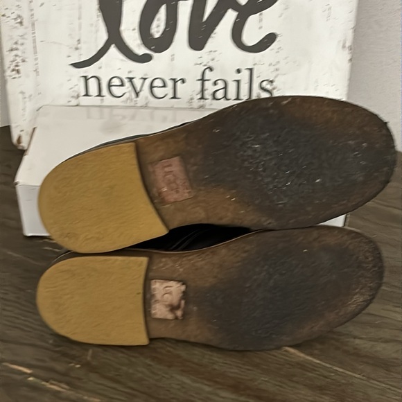 Mens leather Ugg boots - Picture 7 of 11